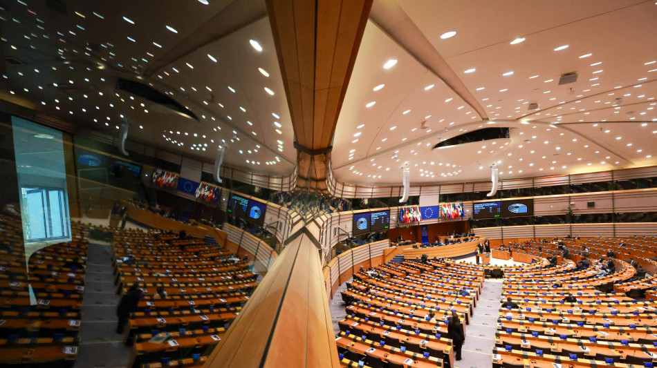  Europarlamento, ok con condizioni all'intesa sui dazi con gli Usa 