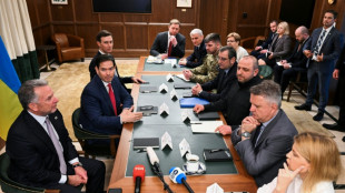 Ucrania negocia en EEUU bajo fuerte presi&oacute;n militar y pol&iacute;tica