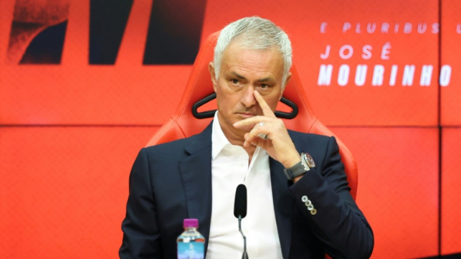  Mourinho appointed at Benfica as he returns to Portugal 