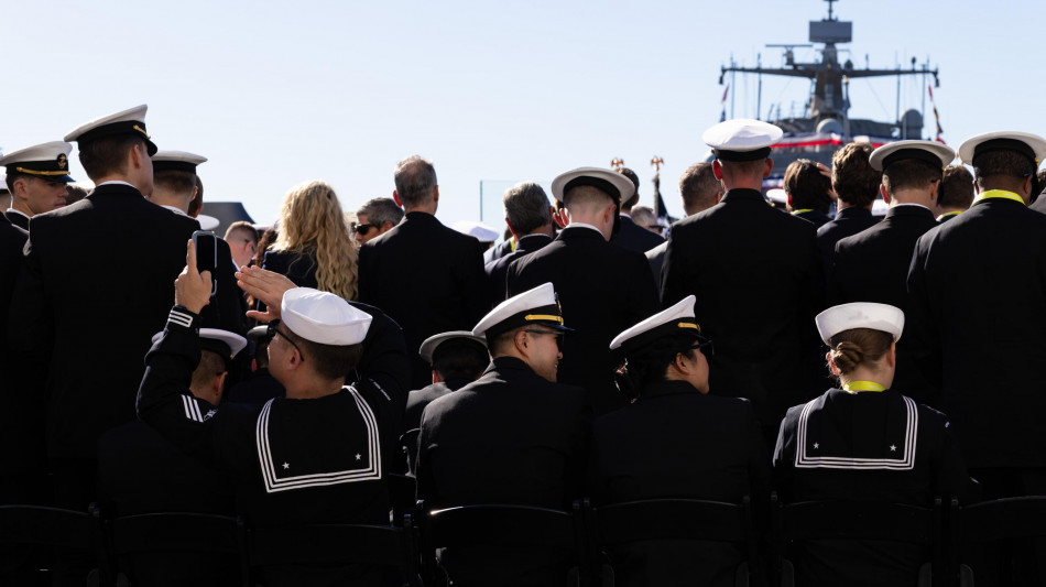  Trump, 'buon compleanno alla Marina Usa! 251 anni di vittorie, passate e presenti' 