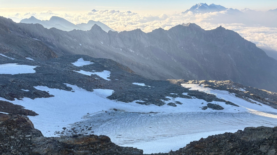  Alpinista muore sulle Alpi bernesi dopo una caduta nel vuoto 