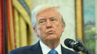 Trump dice que no despedirá al jefe de la Fed y anticipa baja de aranceles a China