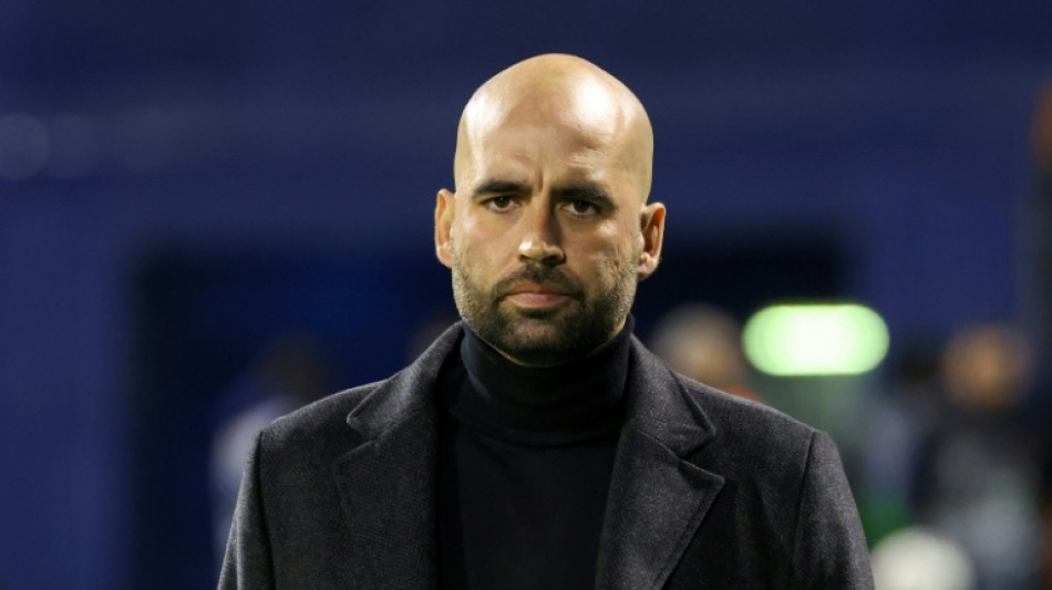  Gir&aacute;ldez, t&eacute;cnico mais jovem de LaLiga, renova com Celta de Vigo 