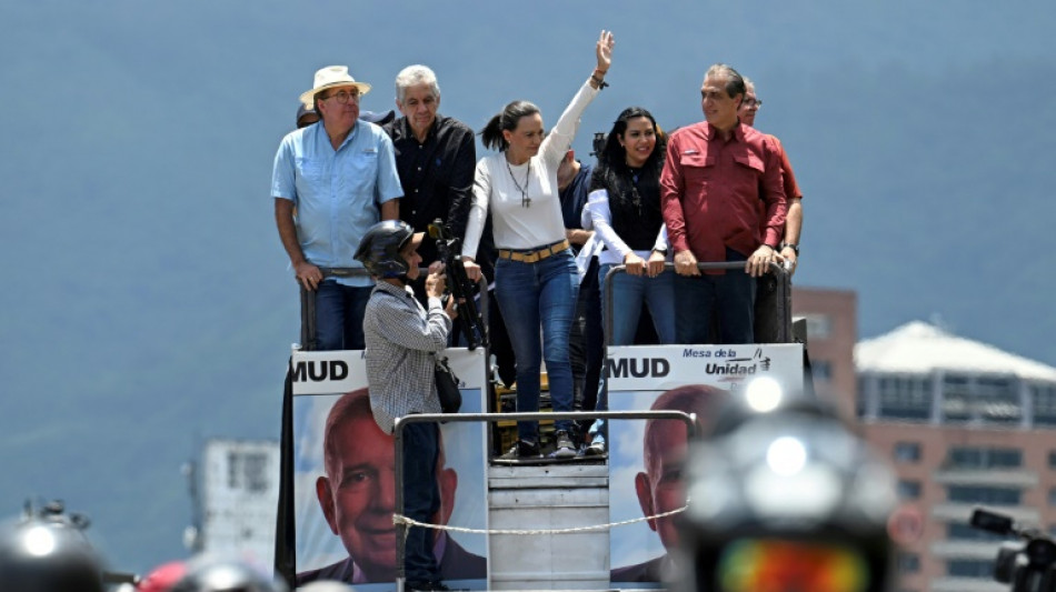 Venezuela: l'opposition promet d'aller "jusqu'au bout" face &agrave; un pouvoir s&ucirc;r de sa "force"