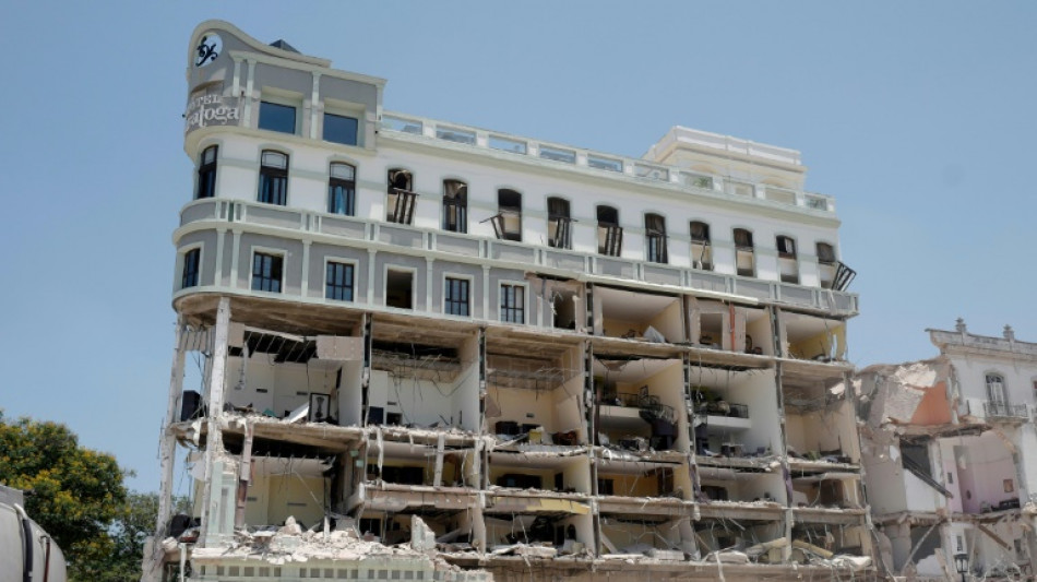 Fuerte explosi&oacute;n en hotel c&eacute;ntrico de La Habana deja 9 muertos y 40 heridos 