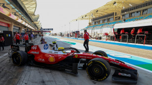 F1: quarta giornata di test in Bahrain, Hamilton in pista