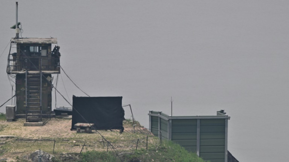Tirs de sommation sud-cor&eacute;ens apr&egrave;s le passage de la fronti&egrave;re par des soldats nord-cor&eacute;ens