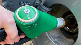 Il petrolio in leggero calo a New York, ma Wti e Brent sopra i 100 dollari