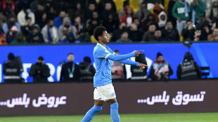 Napoli: per Neres trauma distorsivo alla caviglia