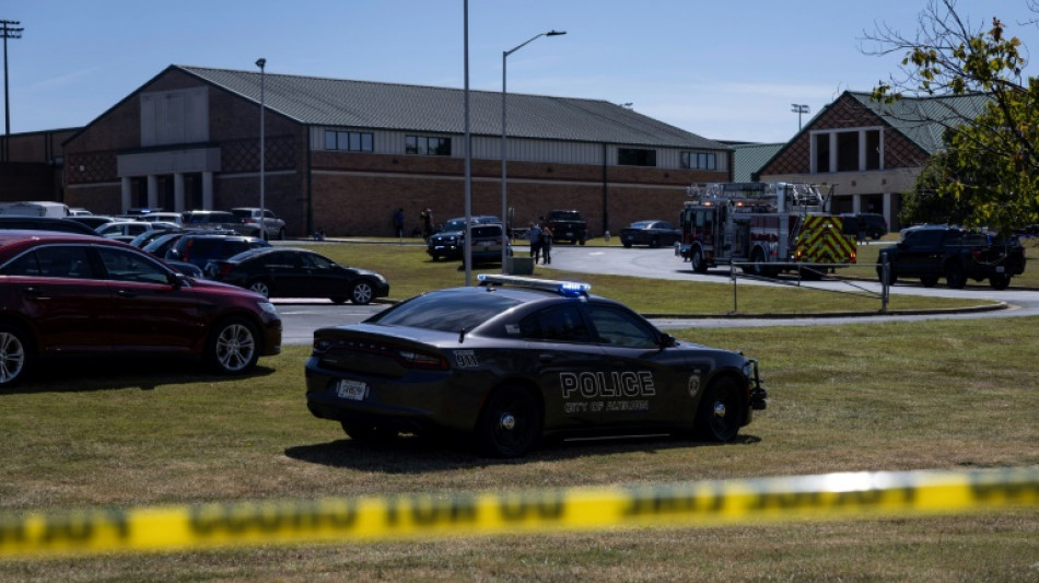 Quatre morts apr&egrave;s des tirs dans un lyc&eacute;e aux Etats-Unis, le suspect arr&ecirc;t&eacute;