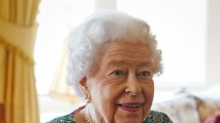 La reine Elizabeth II, souffrant du Covid-19, annule des visioconférences