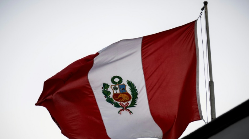  Direita lidera pesquisas a uma semana das elei&ccedil;&otilde;es presidenciais no Peru 