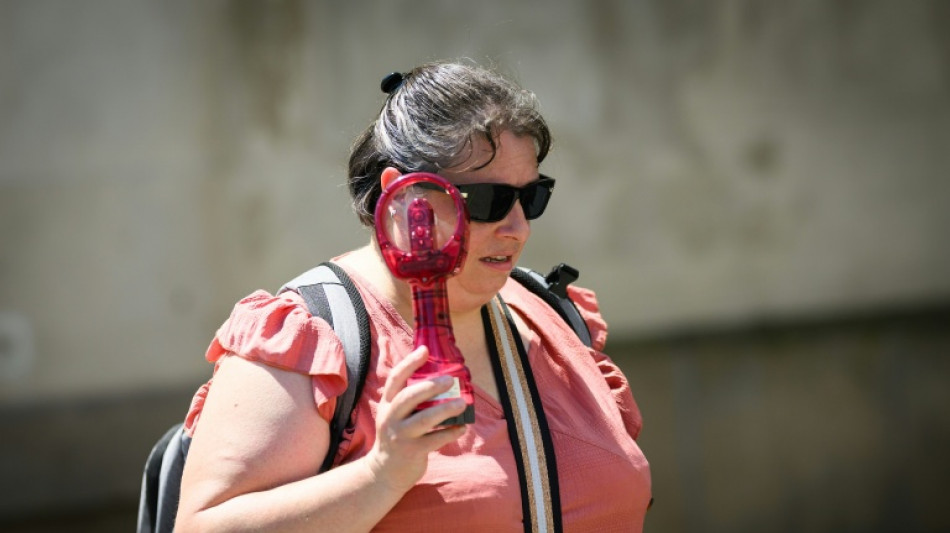  Record temps as spring heat wave bakes Europe 