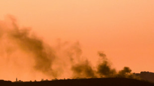 Isra&euml;l bombarde au Liban un organisme financier li&eacute; au Hezbollah