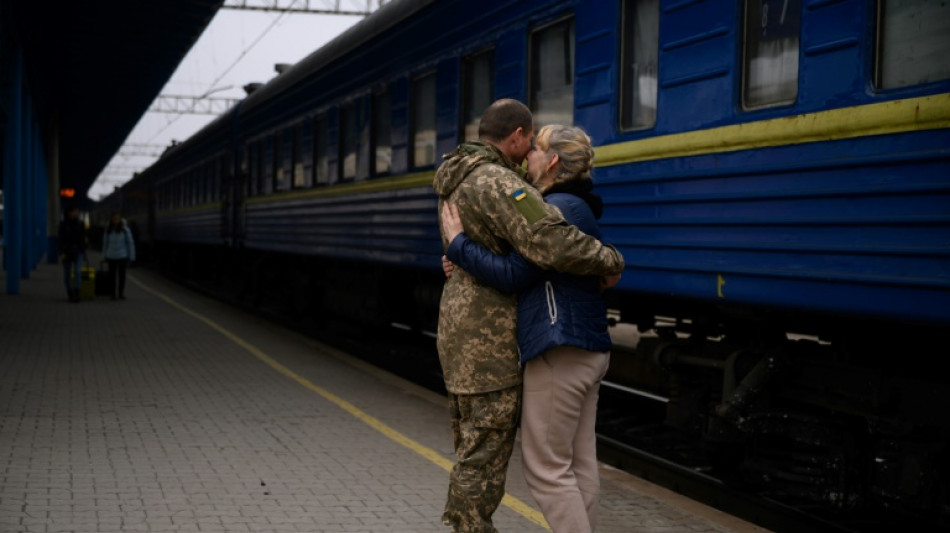 Ucrania acusa a Rusia de querer "destruir" Donb&aacute;s, Mari&uacute;pol se prepara para batalla final