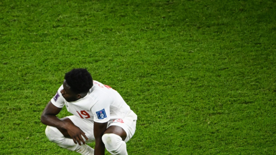 Kanada-Coach unterst&uuml;tzt Davies nach Elfer-Fehlschuss 
