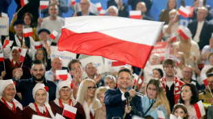 Le maire pro-europ&eacute;en de Varsovie remporte de justesse le premier tour de la pr&eacute;sidentielle polonaise