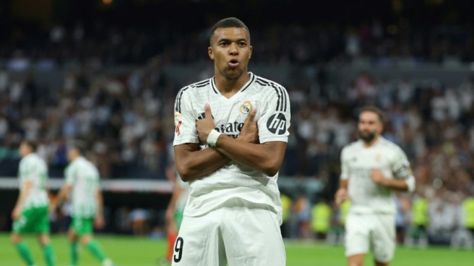 'Novo' Mbapp&eacute; retorna &agrave; Fran&ccedil;a como centroavante