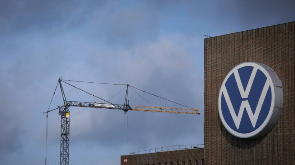 Volkswagen k&uuml;ndigt zahlreiche Tarifvertr&auml;ge - Gewerkschaft protestiert 