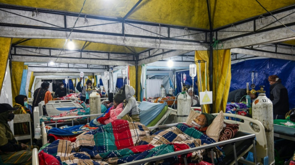 S&eacute;isme en Indon&eacute;sie: la fuite en panique d'un h&ocirc;pital pour "une nouvelle chance de vivre"