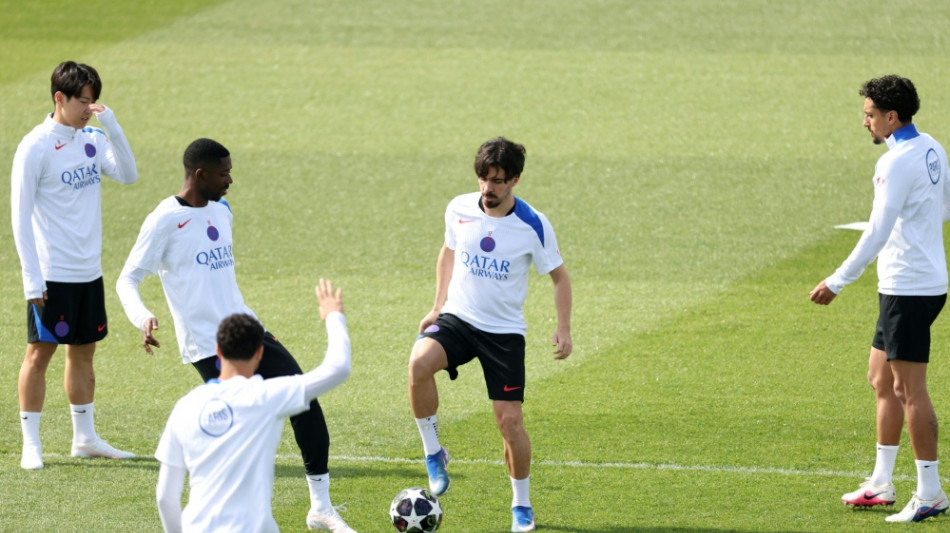  PSG mit Vitinha und Hakimi 