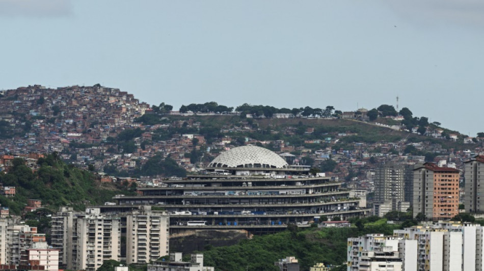 EEUU sanciona a jefes de seguridad y ministros de Maduro, que los condecorar&aacute;