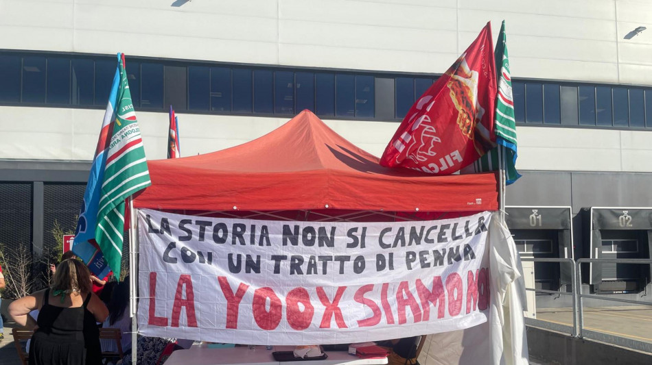 Yoox sospende il licenziamento di 211 lavoratori
