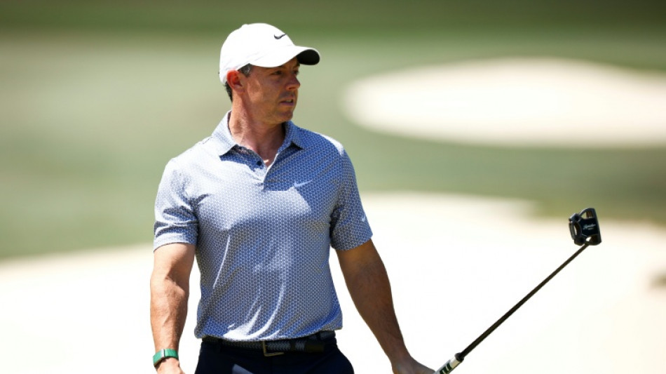  McIlroy tees off with six-stroke Masters lead 