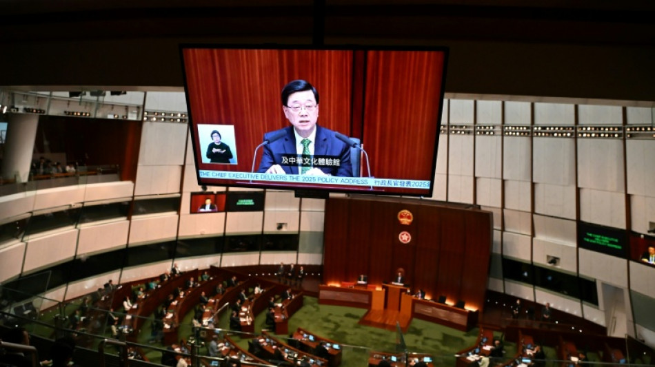  Hong Kong leader plans to fast-track border mega-project 