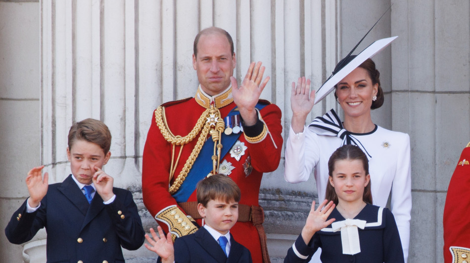 'Ti vogliamo bene'. Principi omaggiano William in Festa del pap&agrave;