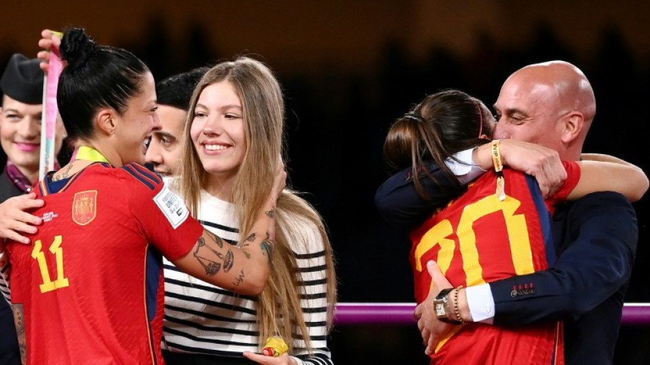 Rubiales se va, el f&uacute;tbol espa&ntilde;ol mira hacia delante