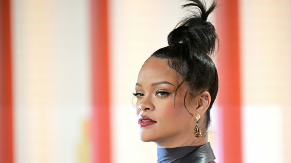  Detienen a una mujer por disparos contra la mansi&oacute;n de Rihanna en Los &Aacute;ngeles 