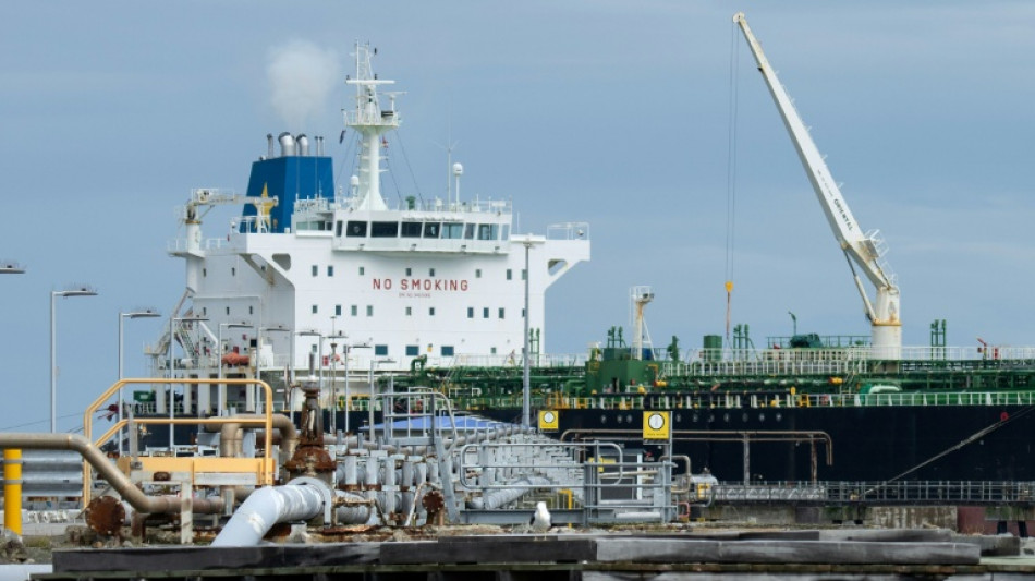  Ship insurers juggle war risks for perilous Gulf route 