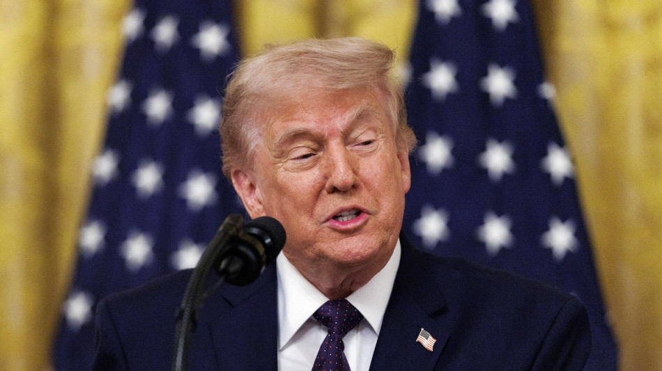 Trump ad Axios, 'accordo o attacco fifty-fifty, decisione entro domani'