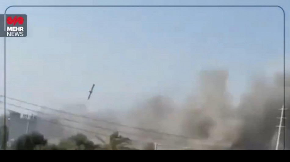  Nyt, 'a febbraio nuova arma Usa contro scuola e palestra in Iran, almeno 21 morti' 