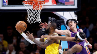 James scores 32 points as Lakers rally to beat Suns, Celtics down Nets