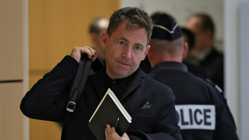 Foot: au proc&egrave;s Riolo-Deschamps, le spectre de la blessure de Benzema