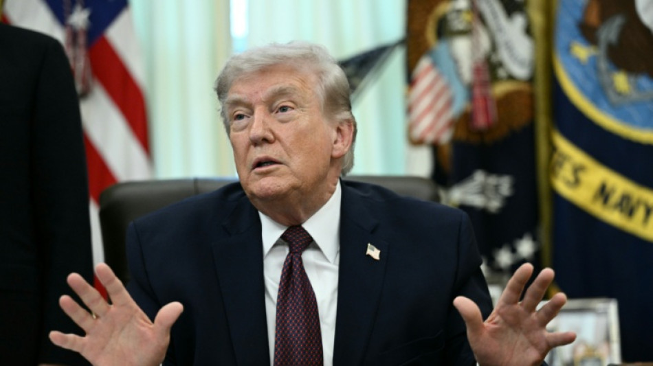  Trump assegura que Ir&atilde; pediu cessar-fogo, mas Teer&atilde; desmente 