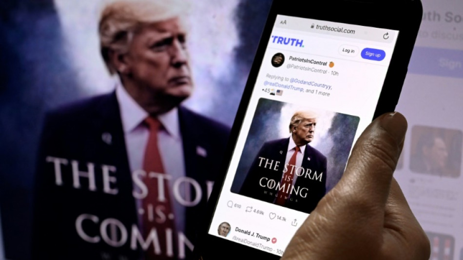 Empresa de m&iacute;dia de Trump entrar&aacute; na Bolsa, um al&iacute;vio para suas finan&ccedil;as