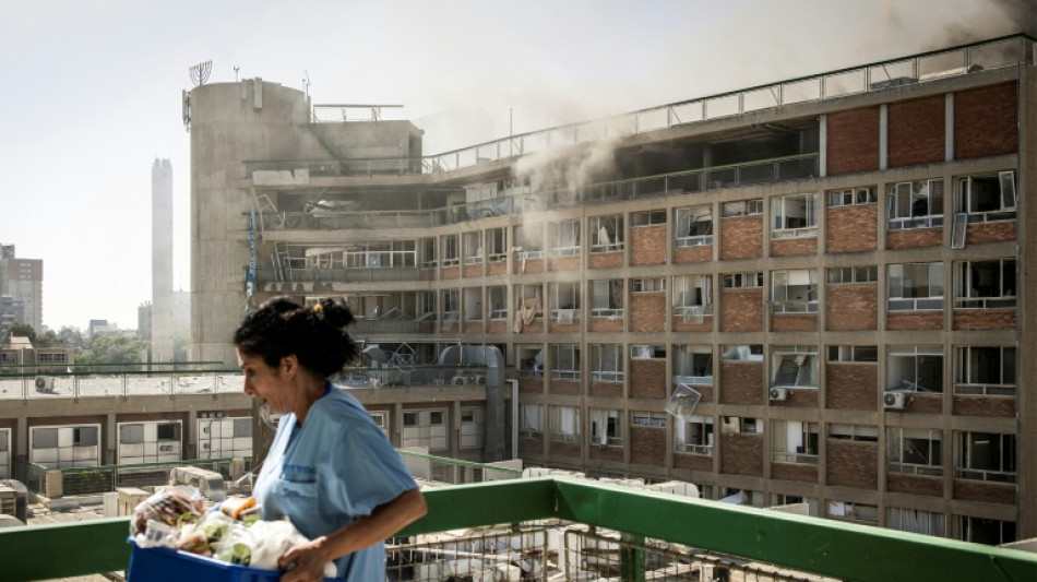 Dans l'hôpital israélien touché par un missile, patients et soignants sous le choc