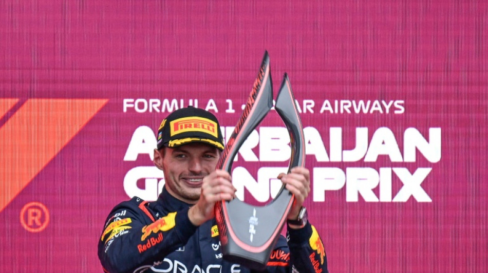  Verstappen reminds McLaren he can shake up title run-in       