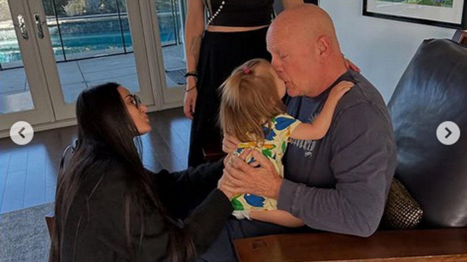 Bruce Willis, secondo la moglie "il suo cervello sta cedendo" 