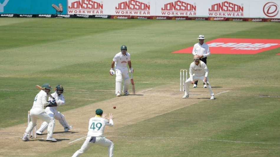  Smith breaks fielding record as Australia take control of 1st Test 