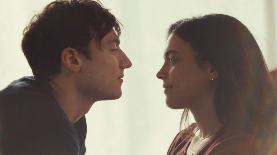  Io+Te, Paolillo e Pantano in una storia d'amore intensa e contemporanea 