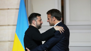 Macron sente Zelensky, 'Europa pilastro di una soluzione giusta'