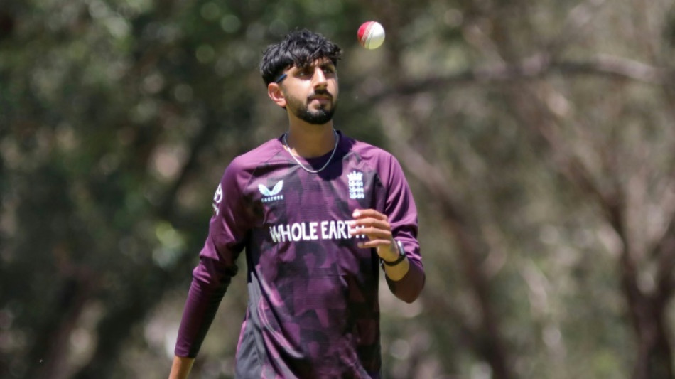 England off-spinner Bashir signs for Derbyshire after Ashes exile