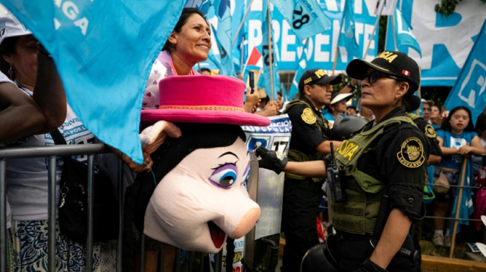  Peru's crowded presidential race zeroes in on organized crime 