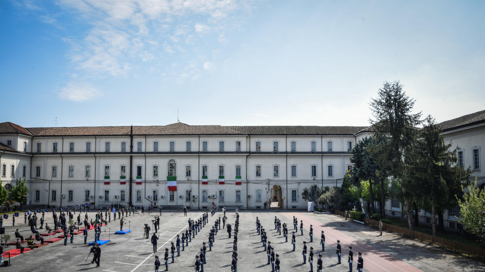 Arrestato per violenza sessuale insegnante scuola militare a Milano