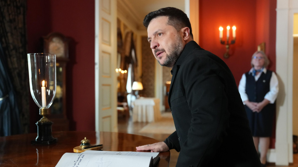  Zelensky a Oslo, 'stiamo mantenendo tutti i contatti che possono aiutare la pace' 