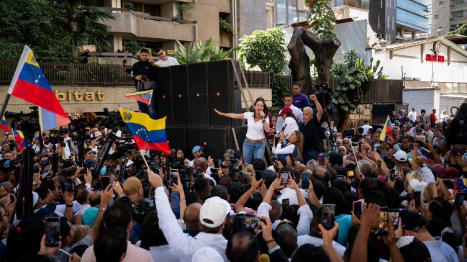 El chavismo marcha "en rechazo al golpismo" mientras la oposici&oacute;n denuncia intimidaci&oacute;n